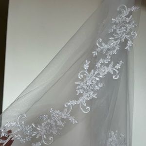 Beautiful wedding veil with detail scalloped edges, bridal, bride